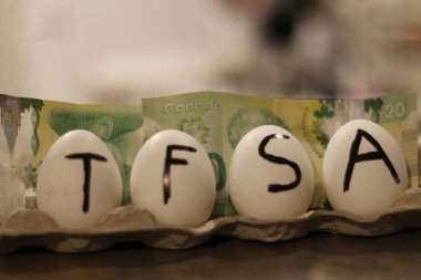 Tfsa 'nın yumurtalara yazdığı kelime. Tfsa vergisiz tasarruf hesabı anlamına geliyor