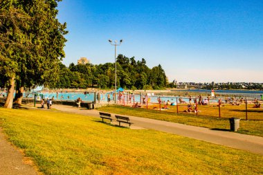 Üçüncü Plaj - Vancouver, Kanada. Kanada, Vancouver 'daki Stanley Park' taki üçüncü plaj. Kuzey Kıyısı Görünümü