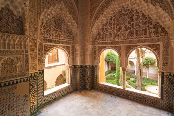 Alhambra mimari detaylar