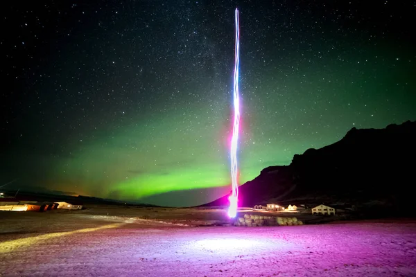 Aurora drone pintura ligera en iceland en invierno — Foto de Stock