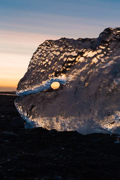 Eisbildung am Diamantenstrand bei Sonnenuntergang — Stockfoto