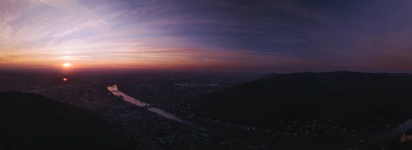 Heidelberg günbatımı panorama, nehir ve şehir ışıkları ile
