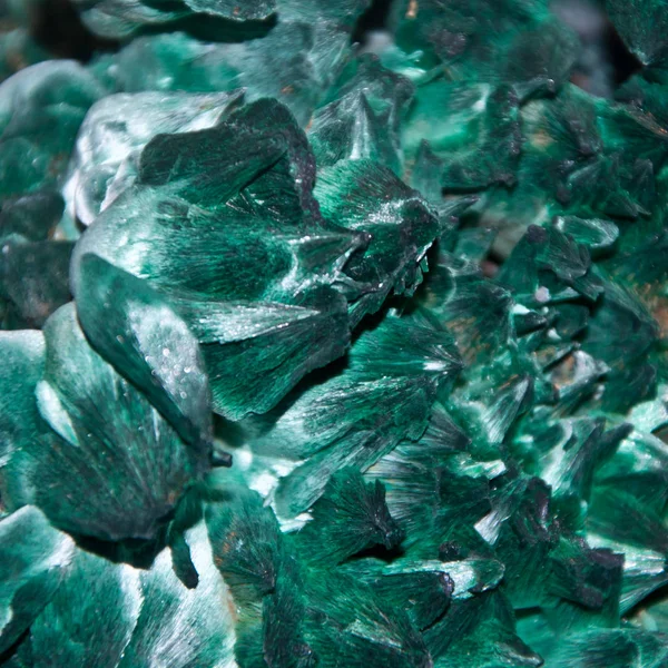 Minerální krystal. přírodní kámen — Stock fotografie