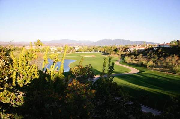 Bunker di sabbia presso il bellissimo campo da golf — Foto Stock