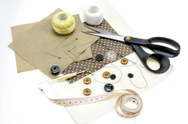 El sanatları için dikiş malzemeleri