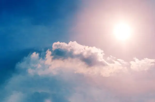 gökyüzü ve güneş