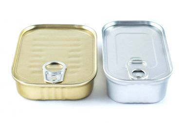 Çelik ve altın güzel kutular