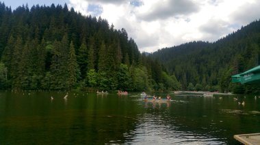 Red Lake. Bicaz Tabiat Parkı. Romanya.