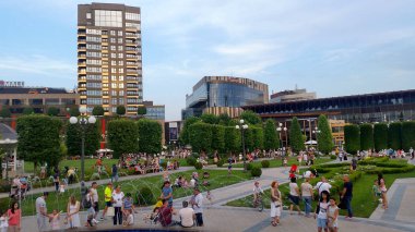 Romanya 'nın Iasi kentinde merkezi meydanın panoramik görünümü