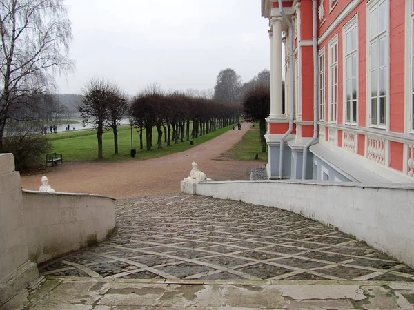 Kuskovo Sarayı ve Kuskovo Parkı 'nın ana merdiveni. — Stok fotoğraf