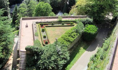 Lüksemburg - 21 Temmuz 2015: Lüksemburg 'daki Petrusse parkının manzarası