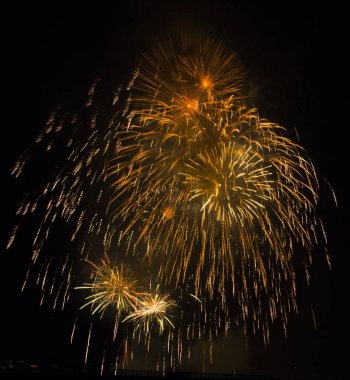 Londra havai fişek gösterisi