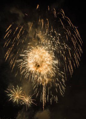 Londra havai fişek gösterisi