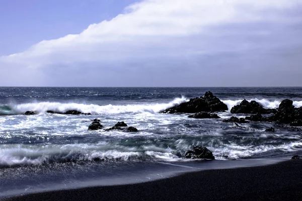 Black beach near El Golfo — Stock Photo, Image