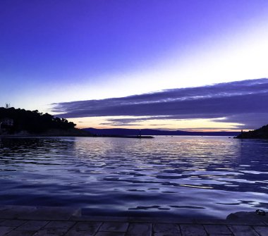 Günbatımı Makarska, Hırvatistan Adriyatik Denizi üzerinde