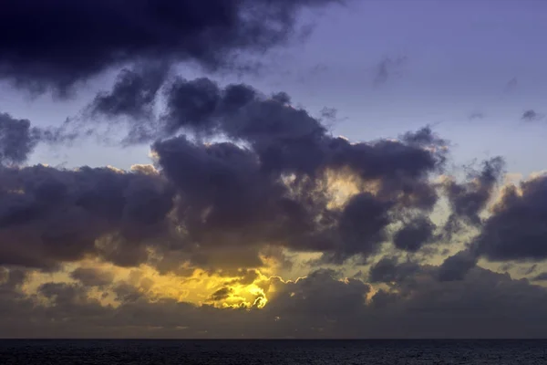 Východ Slunce Nad Oceánem Před Bouří Lanzarote Kanárské Ostrovy — Stock fotografie