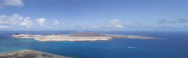 Вулканический остров Ла-Грасиоса / Лансароте / Канарские острова — стоковое фото