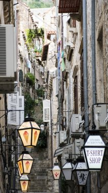 Dubrovnik, Hırvatistan için 26 Ekim 2016 üzerinde eski şehirde dar yol