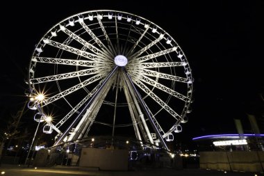 Liverpool Echo tekerlek / Liverpool göz gece - salma Wharf waterfront Nehri Mersey, Liverpool, İngiltere üzerinde 26 Aralık 2017 tarafından