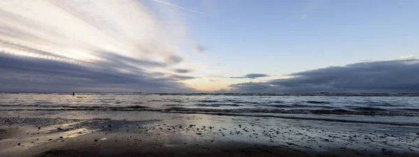 Puesta Sol Crosby Beach Invierno Panorama Crosby Liverpool Reino Unido — Foto de Stock