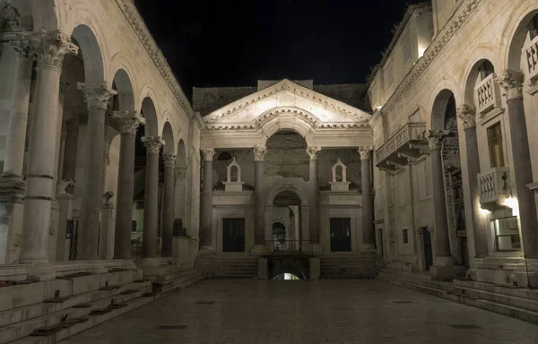 Palácio Imperador Romano Noite Histórica Cidade Split Croácia 2016 — Fotografia de Stock