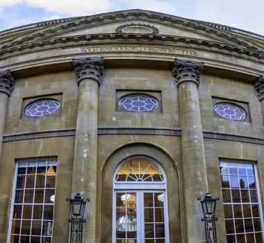 1 Aralık 2019 'da Bath, Somerset, İngiltere' de Aquae Sulis olarak bilinen Roma Hamamları ve Büyük Pompa Odası
