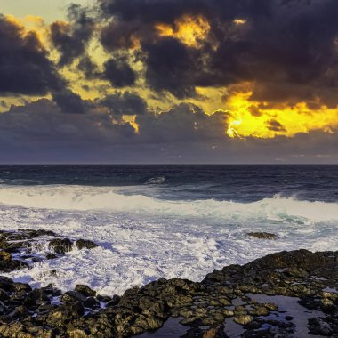 Atlantik Okyanusu üzerinde gün doğumu - Los Cocoteros, Lanzarote, Kanarya Adaları, İspanya