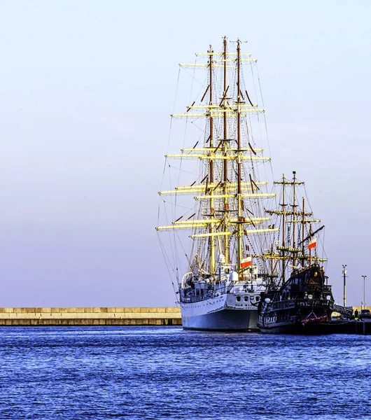 Dar Mlodziezy Δώρο Της Νεολαίας Πολωνικό Πλοίο Εκπαίδευσης Ιστιοφόρων Στην — Φωτογραφία Αρχείου