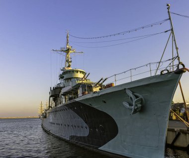 Polonya ibadeti - Orp Blyskawica Müzesi (Şimşek) - 2. Dünya Savaşı sırasında Polonya Donanması 'nda görev yapmış olan Gdynia, Tricity, Pomerania, Polonya, 20 Aralık 2019 