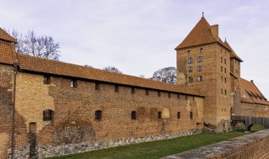 Malbork 'taki Tötonik Düzen Kalesi - 2 Ocak 2020' de Polonya 'nın Malbork kentindeki en büyük şato.