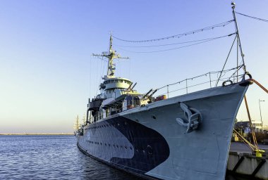 Polonya ibadeti - Orp Blyskawica Müzesi (Şimşek) - 2. Dünya Savaşı sırasında Polonya Donanması 'nda görev yapmış olan Gdynia, Tricity, Pomerania, Polonya, 20 Aralık 2019 