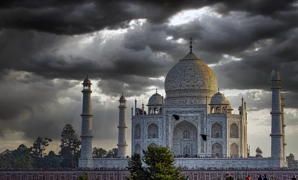 Imagem Coroa Dos Palácios Taj Mahal Com Corvos Voadores Dezembro — Fotografia de Stock