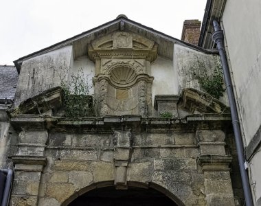 30 Mayıs 2019 tarihinde Ploermel, Brittany, Fransa 'daki Old Town' un klasik mimarisi