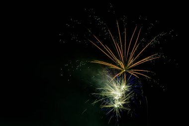 Londra, İngiltere 'de havai fişek gösterisi gecesi