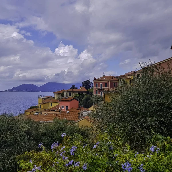 Colorida Arquitectura Del Pequeño Pueblo Pescadores Tellaro Cinque Terre Liguria — Foto de Stock