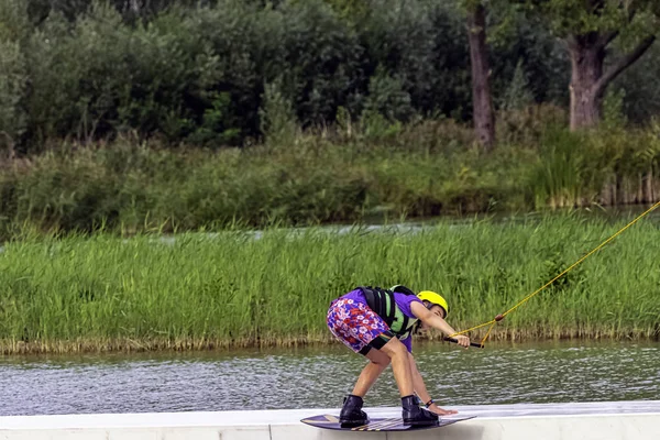 Wakeboarding Adolescente Lago Brwinow Masovia Polonia —  Fotos de Stock
