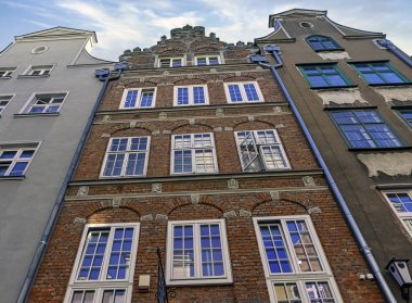 26 Ağustos 2019'da Gdansk, Tricity, Pomerania, Polonya'daki Eski Kent'in vintage mimarisi
