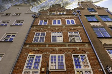 26 Ağustos 2019'da Gdansk, Tricity, Pomerania, Polonya'daki Eski Kent'in vintage mimarisi