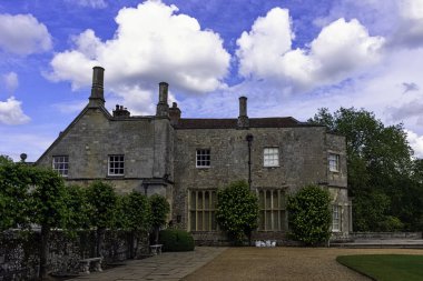 Mottisfont Abbey - Birleşik Krallık 'ın Mottisfont şehrinde tarihi bir manastır ve mülktür.
