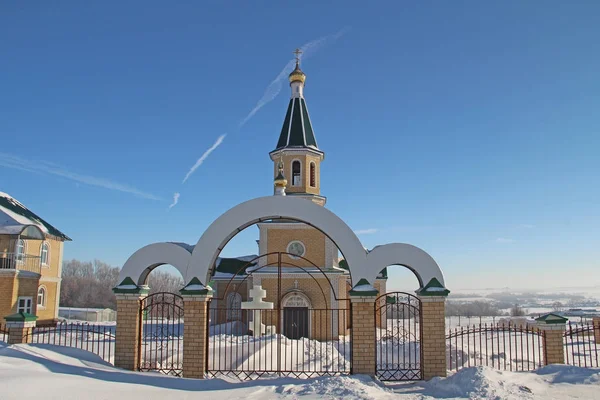 Entrance gate of the church of Nicholas the Wonderworker — Stock Photo, Image