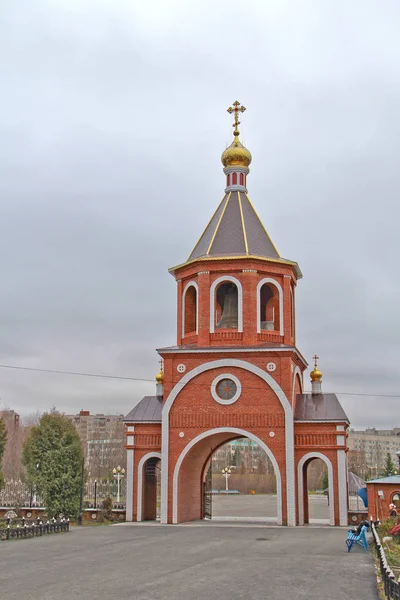 Campanile della Cattedrale di San Vladimir Uguale all'Apostolo — Foto Stock