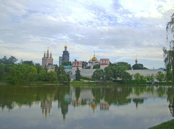 Pohled na klášter Novoděvičij — Stock fotografie