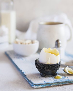 Rustik tarzda, rafadan yumurta, peynir kahve, Odaya Servis Kahvaltı