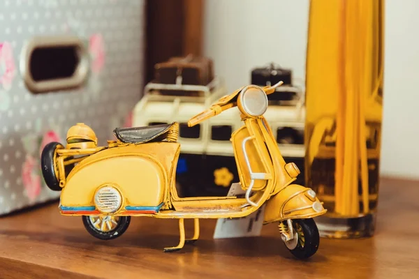 Cópia Miniatura Ciclomotor Amarelo Retro Uma Moto Scooter Miniatura — Fotografia de Stock