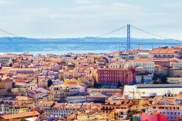 Piękny krajobraz z Lizbony. Antenowe panorama na miasto z di — Zdjęcie stockowe