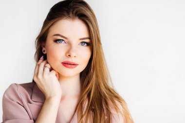 Elegance Bayan sarışın ve mavi gözlü camer seyir
