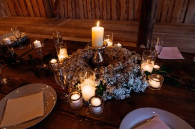 Zarif tablo ayarını unutma çiçek ve mum 