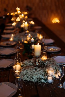 Bir olay parti veya düğün ile sessiz atm ayarlanmış tablo