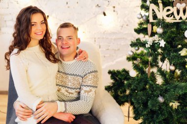 Noel akşam aşık genç Çift