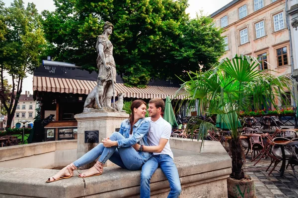 güzel bir günde iki mutlu çift vakit geçirdikleri